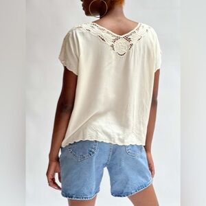 Passport Vintage Cream Lace Accent Women's Blouse